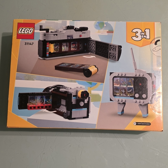 LEGO® Creator™ Retro Camera Build Set - Picture 7 of 8
